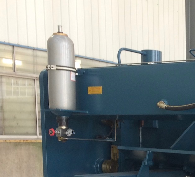 accumulator-shearing machine Akümülatör Kesme Makinesi