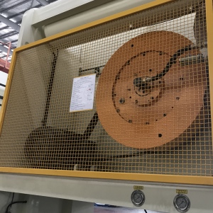 Solenoid valf ile ıslak debriyaja basın