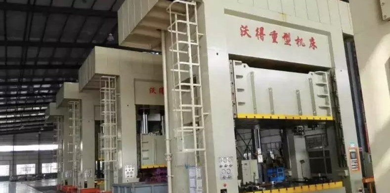 Otomobil par&ccedil;aları i&ccedil;in hidrolik pres