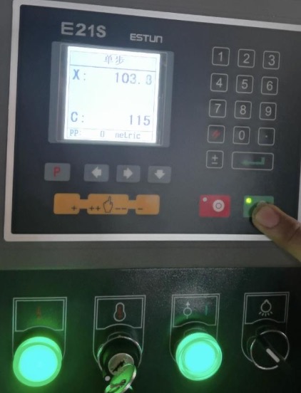 E21 NC sistem kesme makineleri