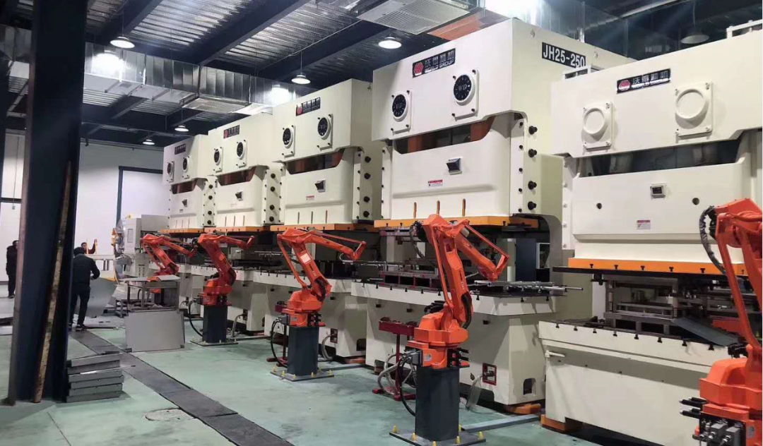 Robot kolu ile basın