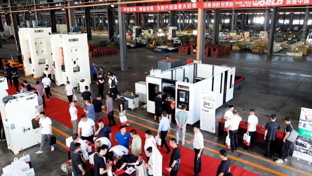 D&uuml;nya Lazer Kesme Makinesi-2