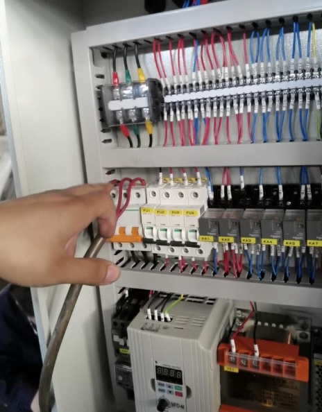 g&uuml;&ccedil; kesme makinesini bağlayın