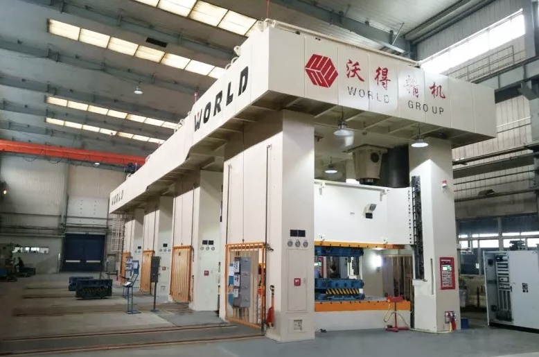 Otomobil par&ccedil;aları i&ccedil;in eksantrik dişli basın